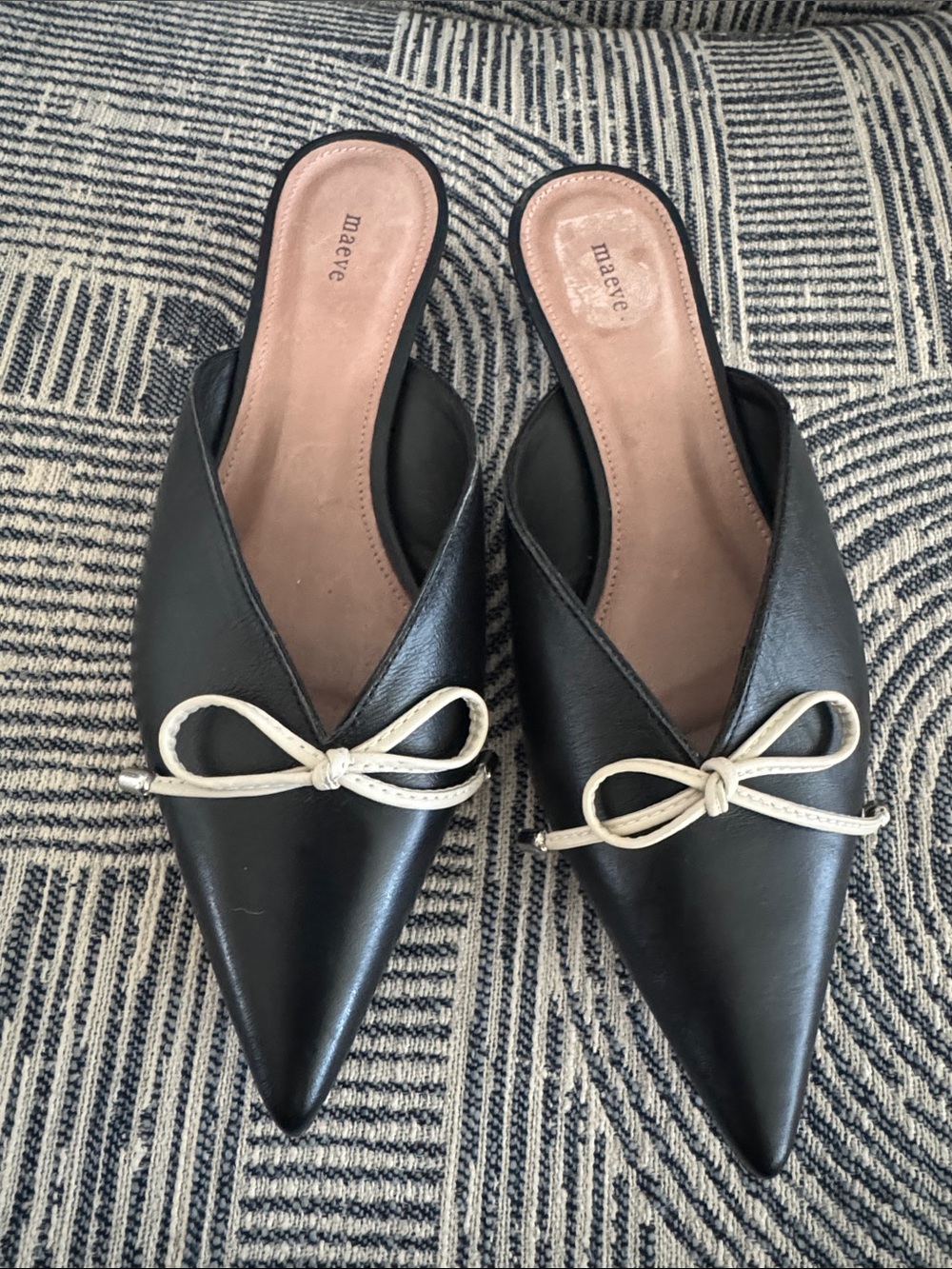 Anthropologie Maeve Black Pointed Leather Mules with Cream Bow Size 36/5